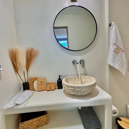 아파트 La Vie Est Belle Luxury With Jacuzzi '2'