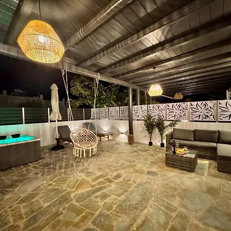 La Vie Est Belle Luxury With Jacuzzi '2'