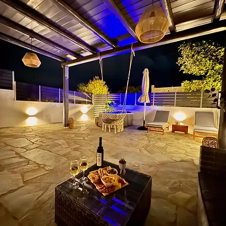 아파트 La Vie Est Belle Luxury With Jacuzzi '2'
