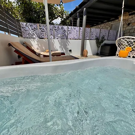 아파트 La Vie Est Belle Luxury With Jacuzzi '2'