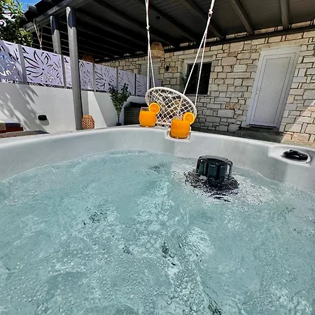 La Vie Est Belle Luxury With Jacuzzi '2' Appartement Pounda