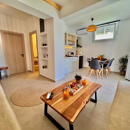 Apartamento La Vie Est Belle Luxury With Jacuzzi '2' Pounda
