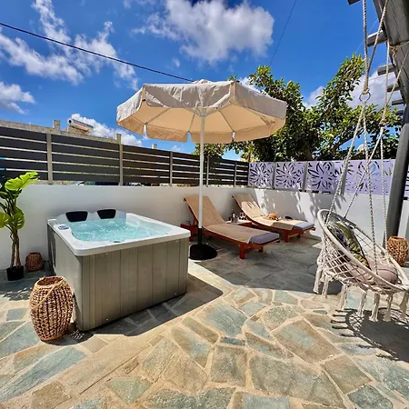 La Vie Est Belle Luxury With Jacuzzi '2'