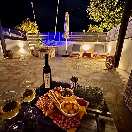 La Vie Est Belle Luxury With Jacuzzi '2' Apartamento Pounda