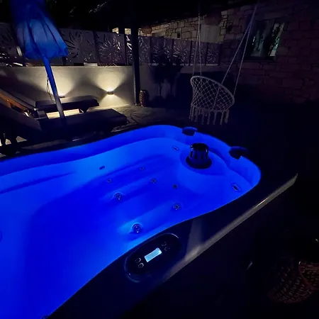 Appartement La Vie Est Belle Luxury With Jacuzzi '2' *