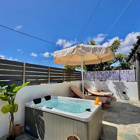 La Vie Est Belle Luxury With Jacuzzi '2'
